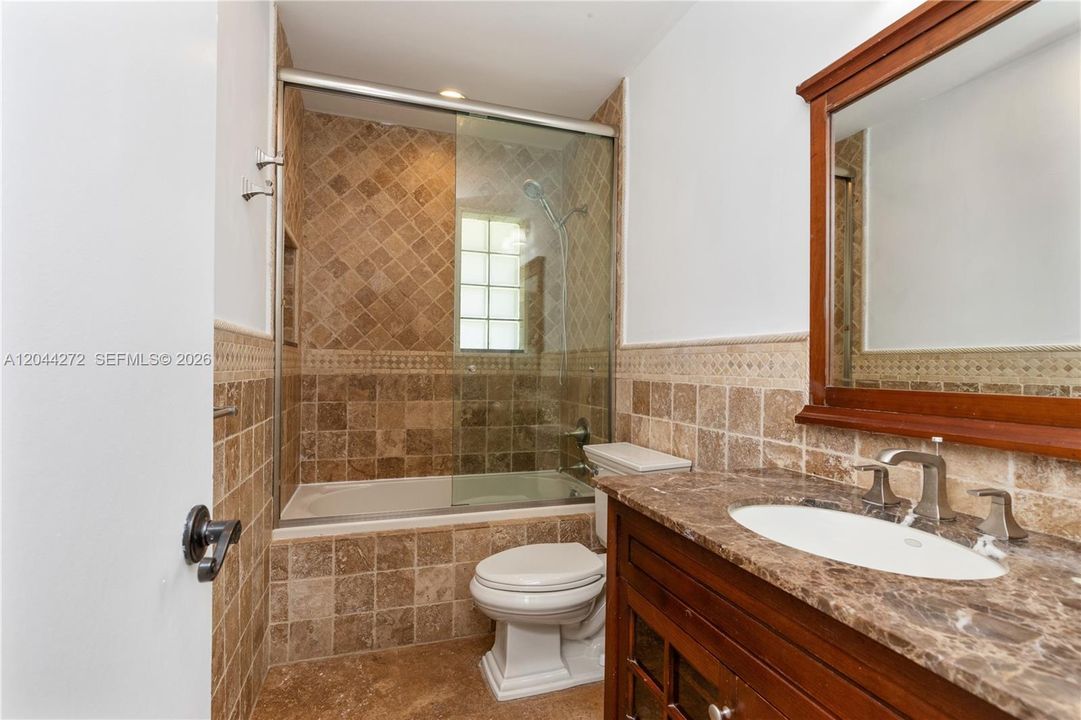 Recently Rented: $3,500 (3 beds, 2 baths, 1656 Square Feet)