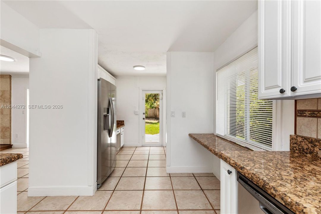 Recently Rented: $3,500 (3 beds, 2 baths, 1656 Square Feet)