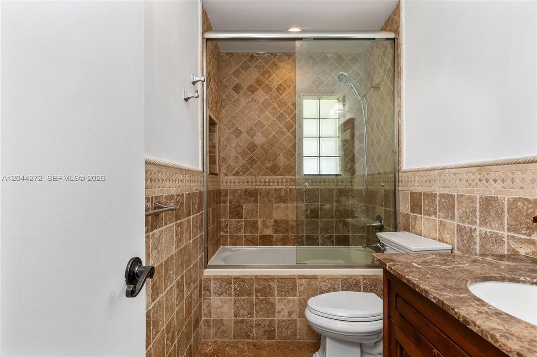 Recently Rented: $3,500 (3 beds, 2 baths, 1656 Square Feet)