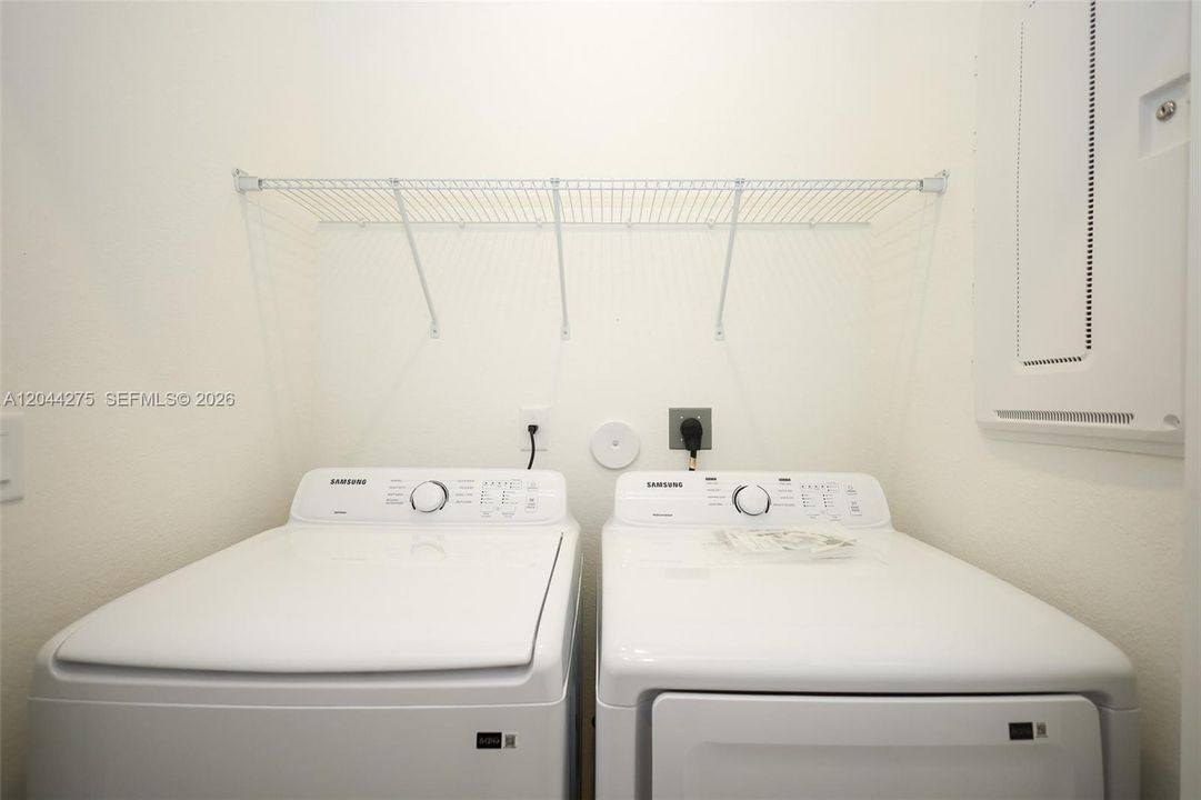 В аренду: $2,800 (3 спален, 2 ванн, 1695 Квадратных фут)