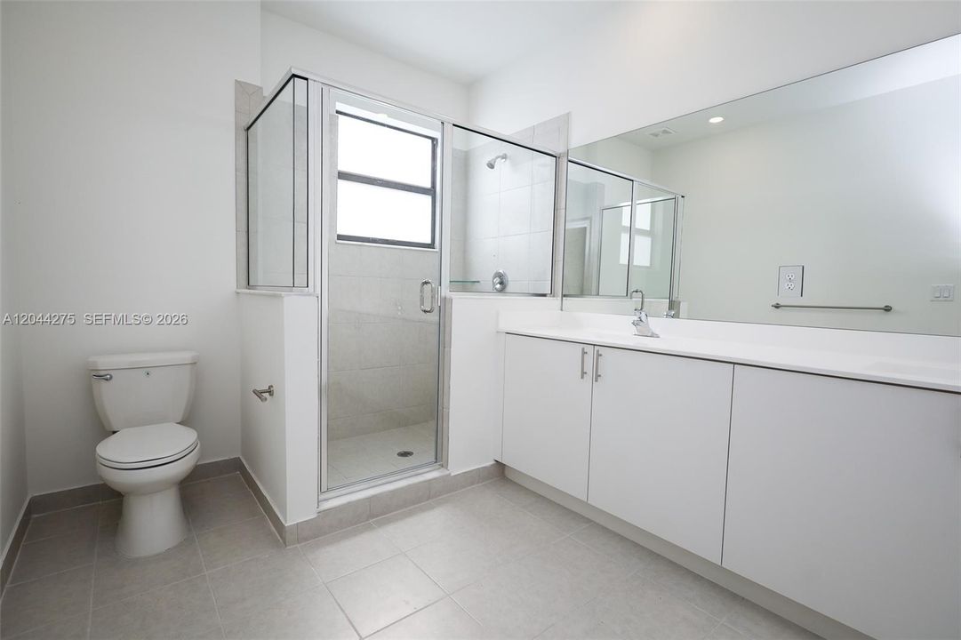 В аренду: $2,800 (3 спален, 2 ванн, 1695 Квадратных фут)