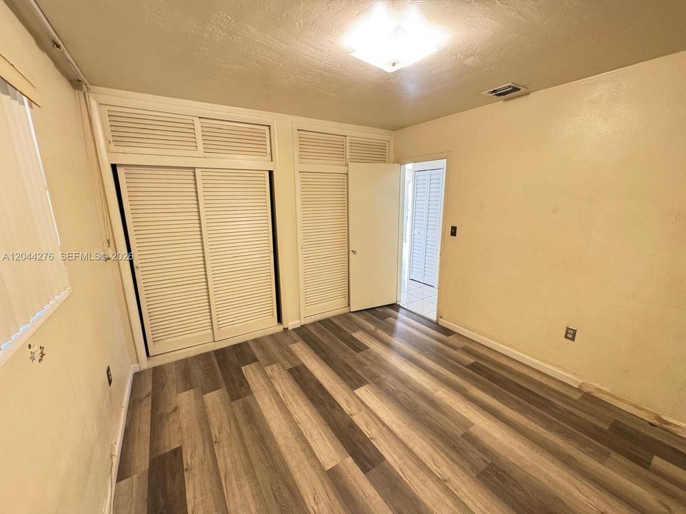 В аренду: $2,350 (2 спален, 1 ванн, 1701 Квадратных фут)