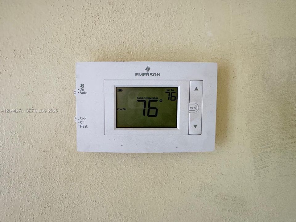 В аренду: $2,350 (2 спален, 1 ванн, 1701 Квадратных фут)