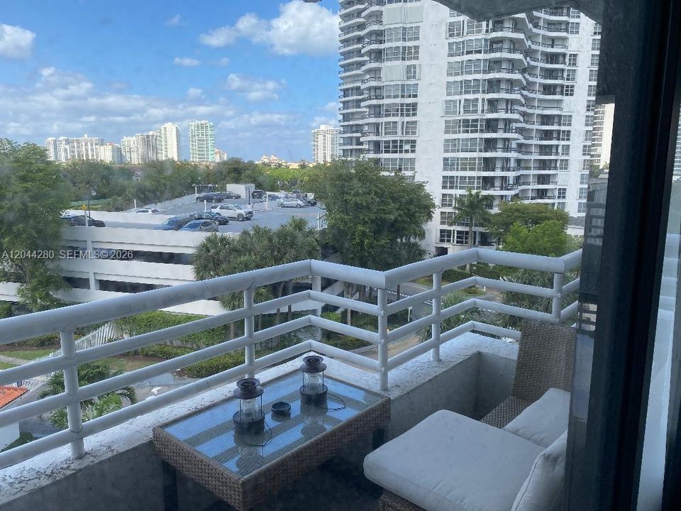 На продажу: $450,000 (2 спален, 2 ванн, 1181 Квадратных фут)