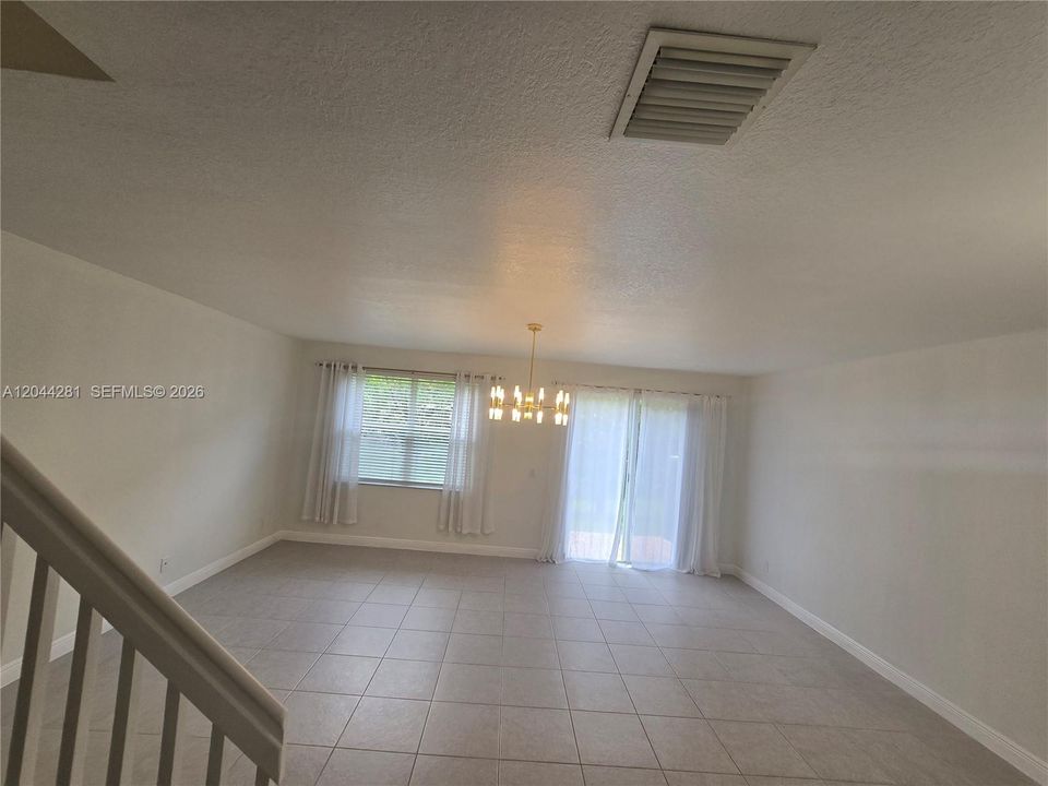 В аренду: $3,450 (3 спален, 2 ванн, 1635 Квадратных фут)