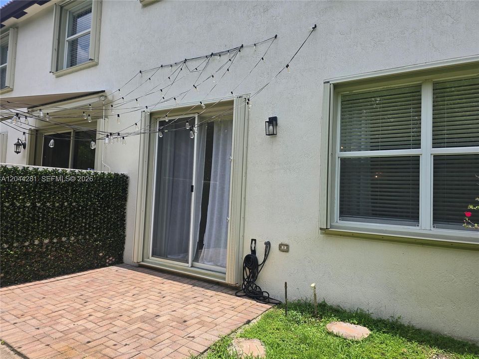 В аренду: $3,450 (3 спален, 2 ванн, 1635 Квадратных фут)