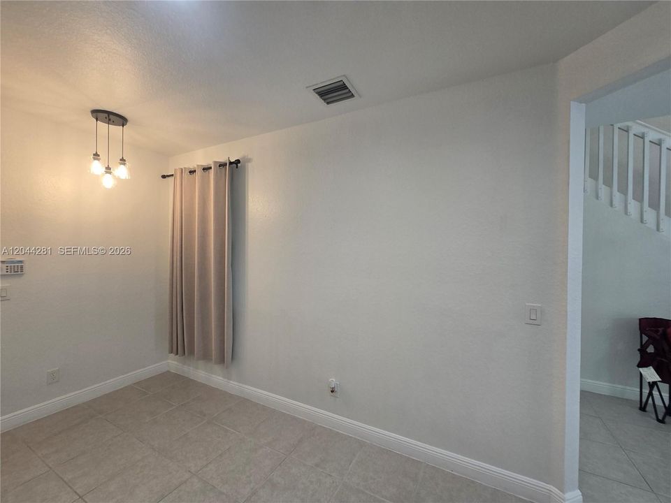 В аренду: $3,450 (3 спален, 2 ванн, 1635 Квадратных фут)