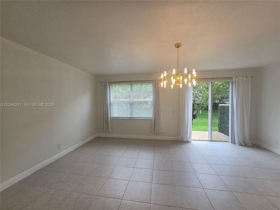 В аренду: $3,450 (3 спален, 2 ванн, 1635 Квадратных фут)