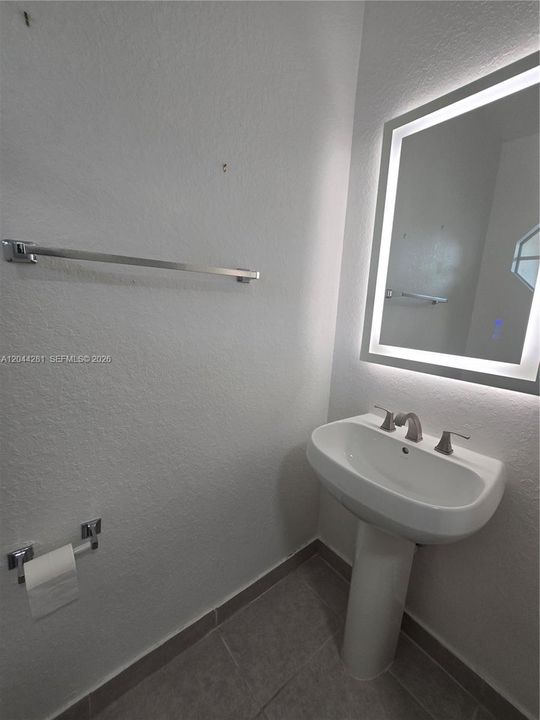 В аренду: $3,450 (3 спален, 2 ванн, 1635 Квадратных фут)