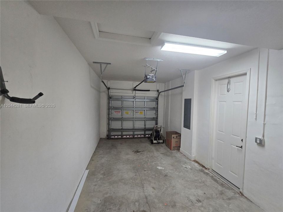 В аренду: $3,450 (3 спален, 2 ванн, 1635 Квадратных фут)