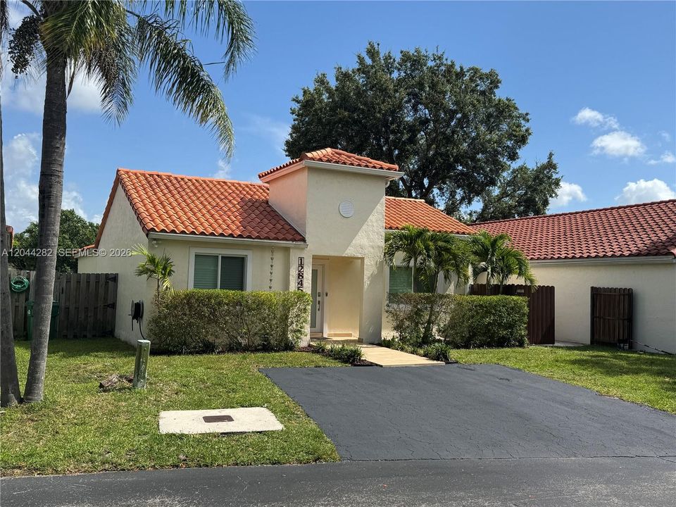 En Venta: $519,900 (2 camas, 2 baños, 1273 Pies cuadrados)