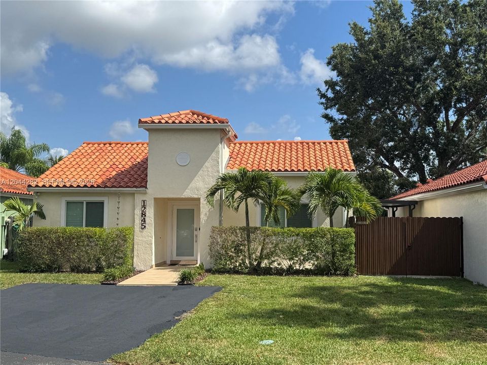 En Venta: $519,900 (2 camas, 2 baños, 1273 Pies cuadrados)