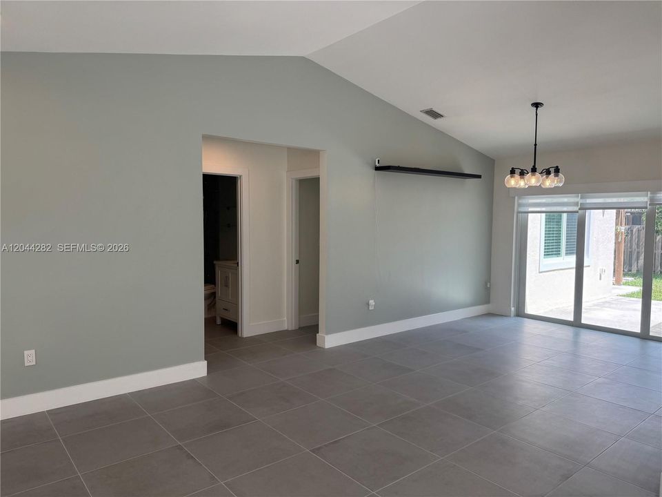 En Venta: $519,900 (2 camas, 2 baños, 1273 Pies cuadrados)