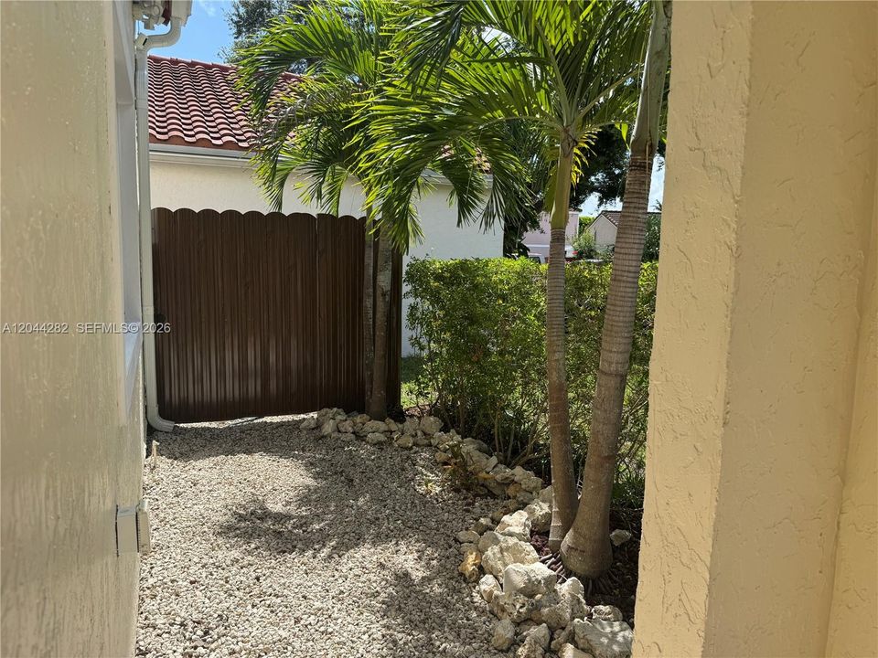 En Venta: $519,900 (2 camas, 2 baños, 1273 Pies cuadrados)