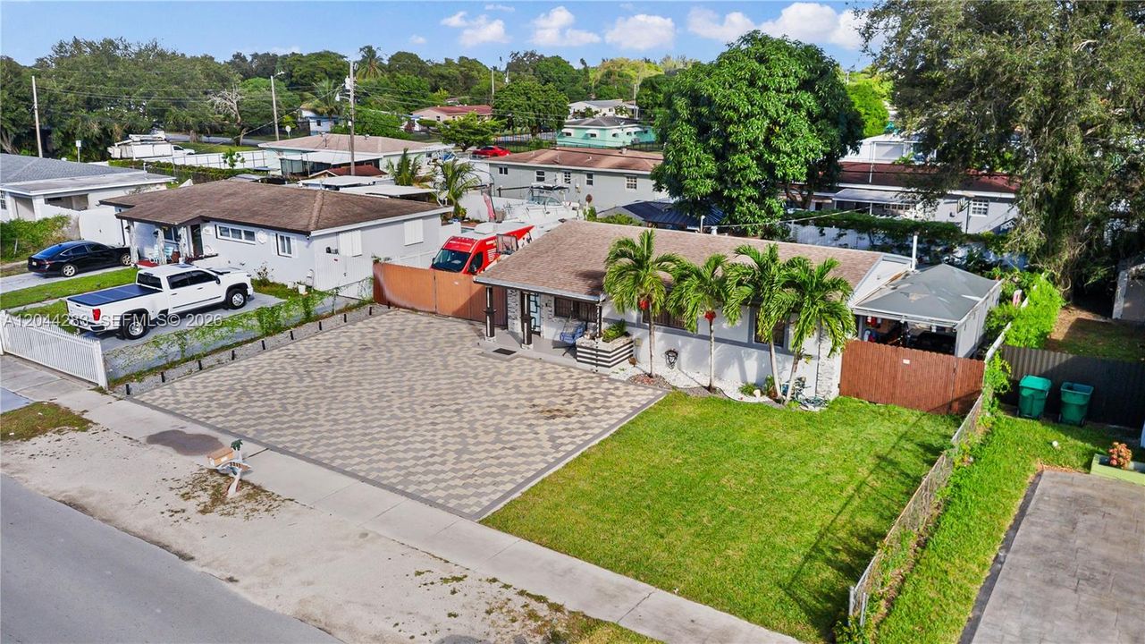 На продажу: $525,000 (3 спален, 1 ванн, 1014 Квадратных фут)