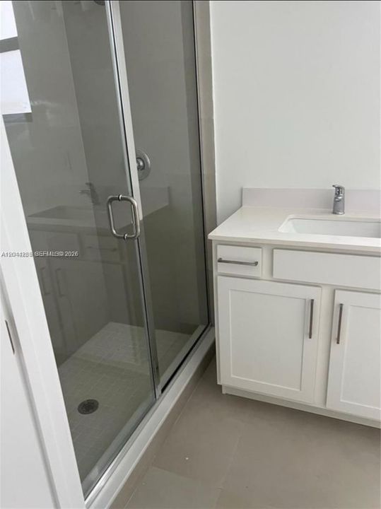В аренду: $1,700 (1 спален, 1 ванн, 200 Квадратных фут)