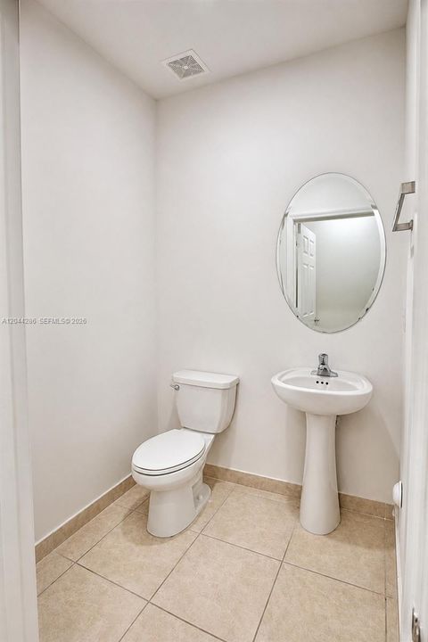 В аренду: $3,400 (3 спален, 2 ванн, 2736 Квадратных фут)