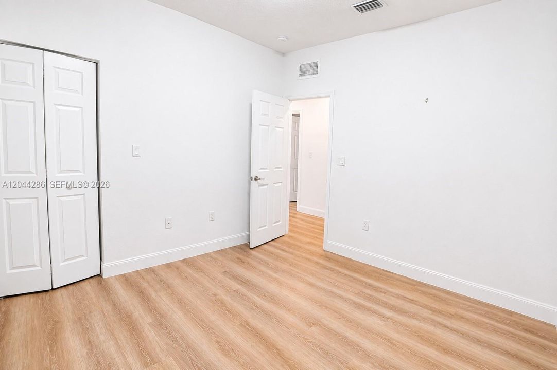 В аренду: $3,400 (3 спален, 2 ванн, 2736 Квадратных фут)