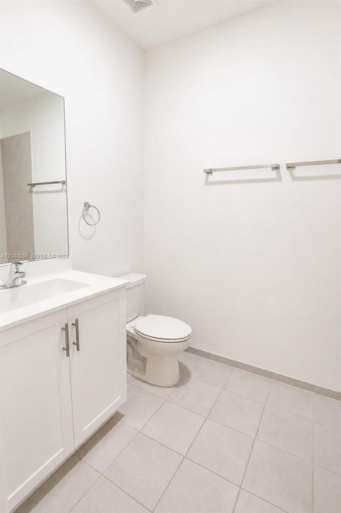 В аренду: $3,400 (3 спален, 2 ванн, 2736 Квадратных фут)