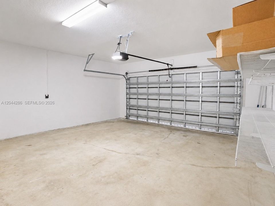 В аренду: $3,400 (3 спален, 2 ванн, 2736 Квадратных фут)