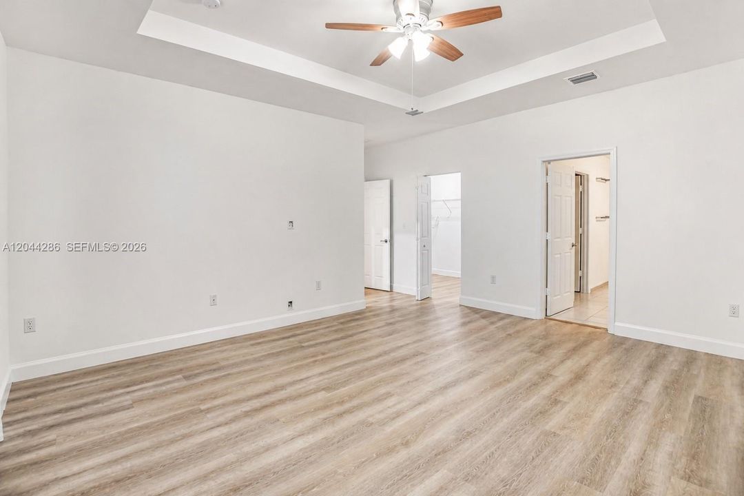 В аренду: $3,400 (3 спален, 2 ванн, 2736 Квадратных фут)