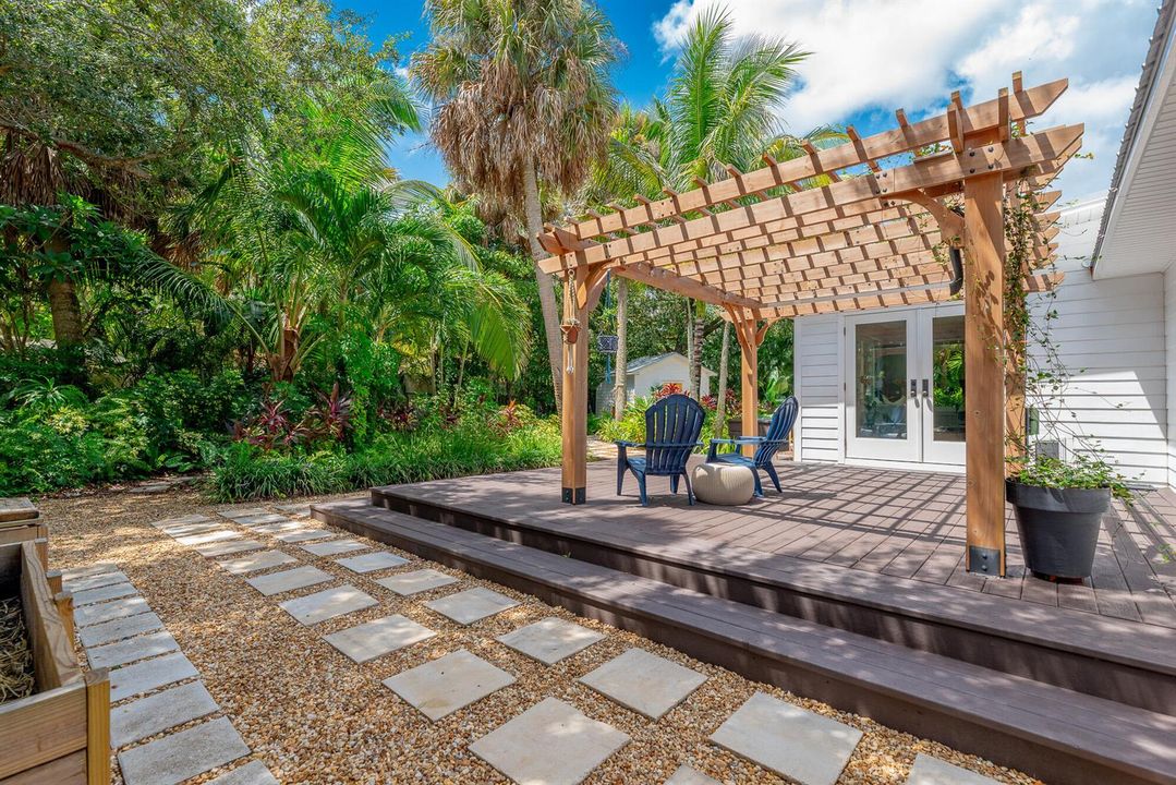 547 SW Riverview St, Stuart, FL 34994-28