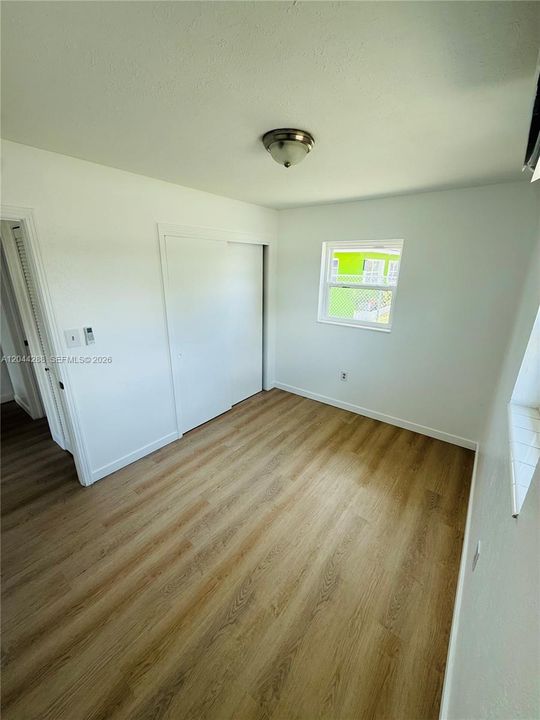 В аренду: $1,850 (2 спален, 1 ванн, 700 Квадратных фут)