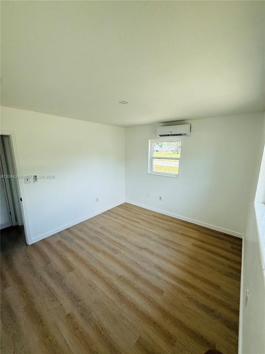 В аренду: $1,850 (2 спален, 1 ванн, 700 Квадратных фут)