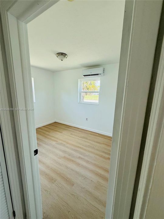 В аренду: $1,850 (2 спален, 1 ванн, 700 Квадратных фут)