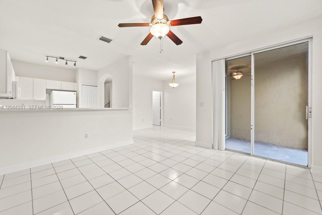 En Venta: $339,999 (3 camas, 2 baños, 1732 Pies cuadrados)