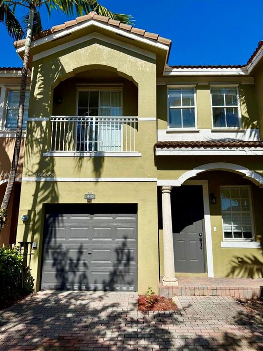 En Venta: $339,999 (3 camas, 2 baños, 1732 Pies cuadrados)
