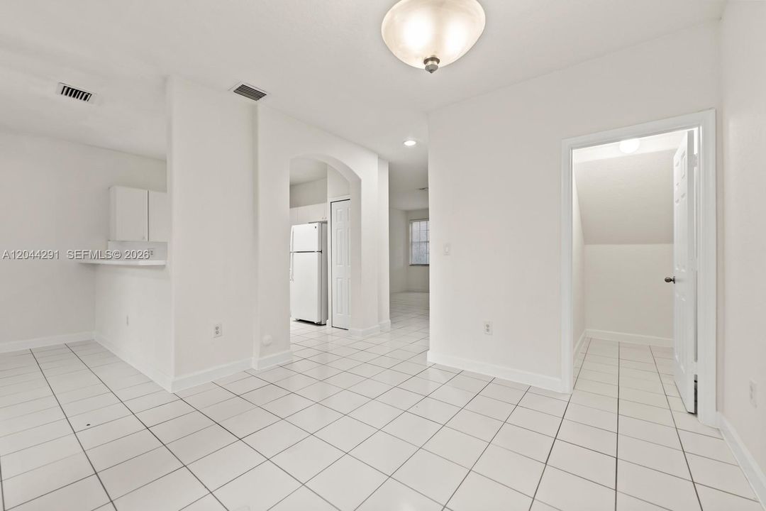En Venta: $339,999 (3 camas, 2 baños, 1732 Pies cuadrados)