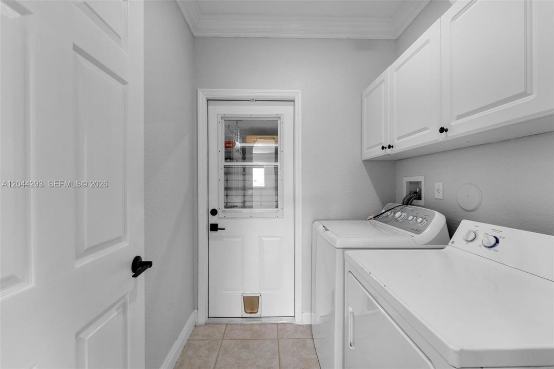 В аренду: $4,500 (5 спален, 3 ванн, 3218 Квадратных фут)