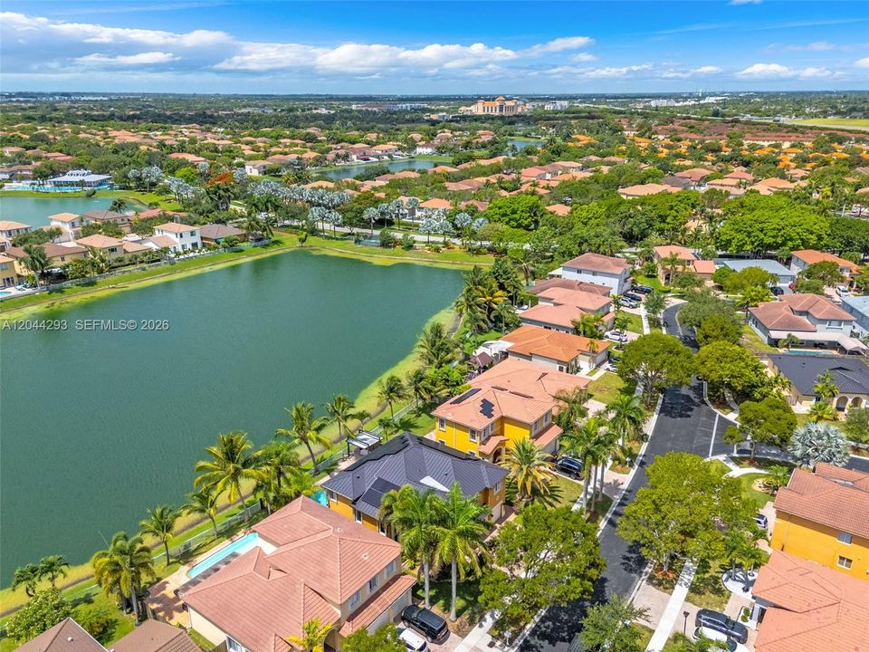 В аренду: $4,500 (5 спален, 3 ванн, 3218 Квадратных фут)
