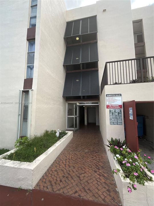 En Venta: $325,000 (2 camas, 1 baños, 946 Pies cuadrados)
