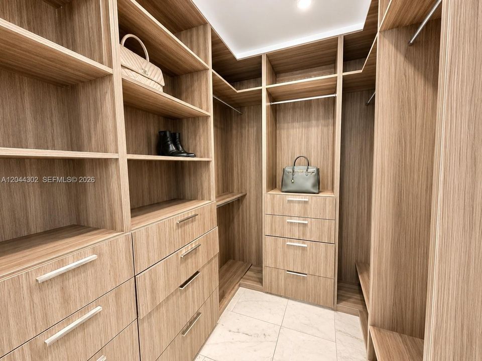 В аренду: $15,000 (2 спален, 2 ванн, 1447 Квадратных фут)