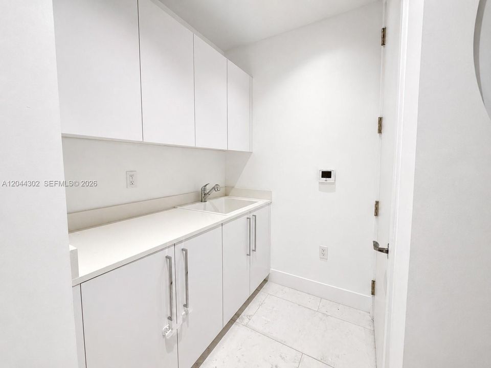 В аренду: $15,000 (2 спален, 2 ванн, 1447 Квадратных фут)