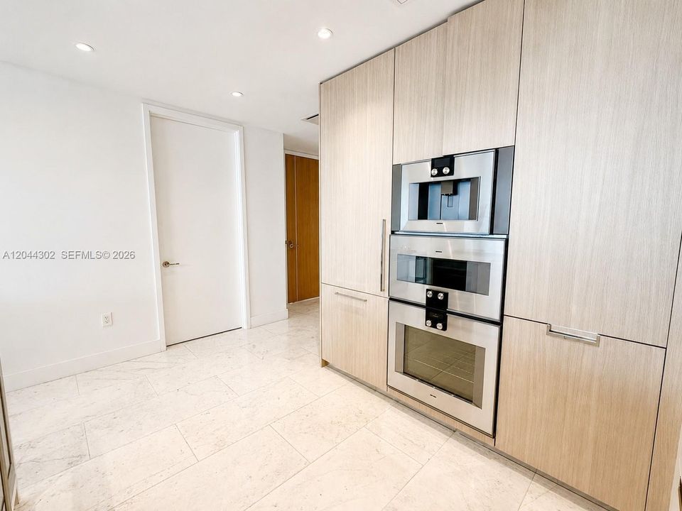 В аренду: $15,000 (2 спален, 2 ванн, 1447 Квадратных фут)