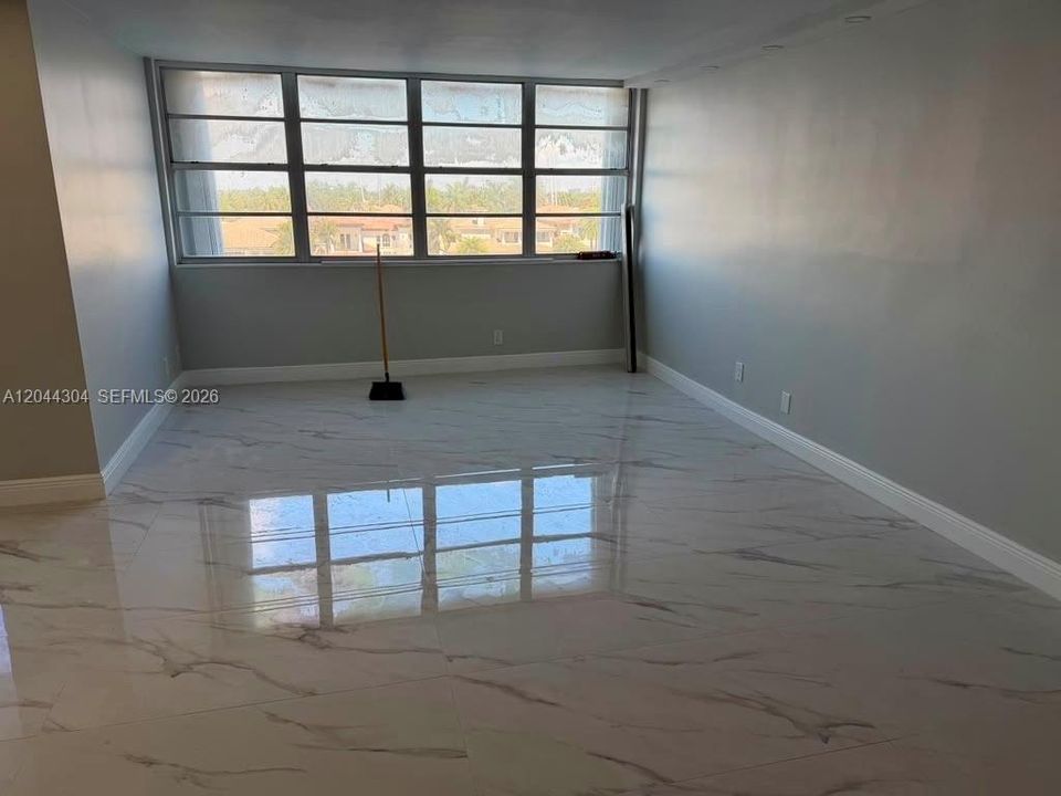 For Rent: $2,850 (2 beds, 2 baths, 1252 Square Feet)