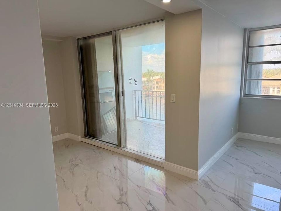For Rent: $2,850 (2 beds, 2 baths, 1252 Square Feet)
