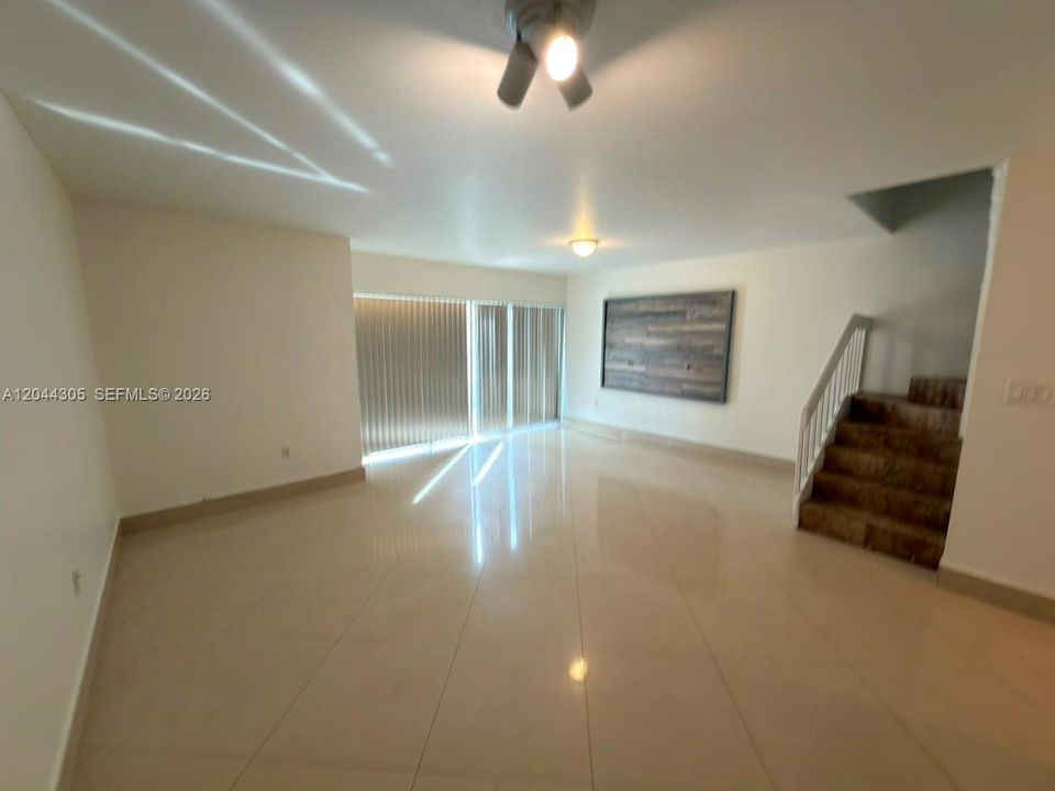 En Renta: $2,325 (2 camas, 1 baños, 1122 Pies cuadrados)