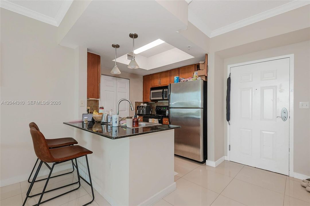 open eat-in kitchen