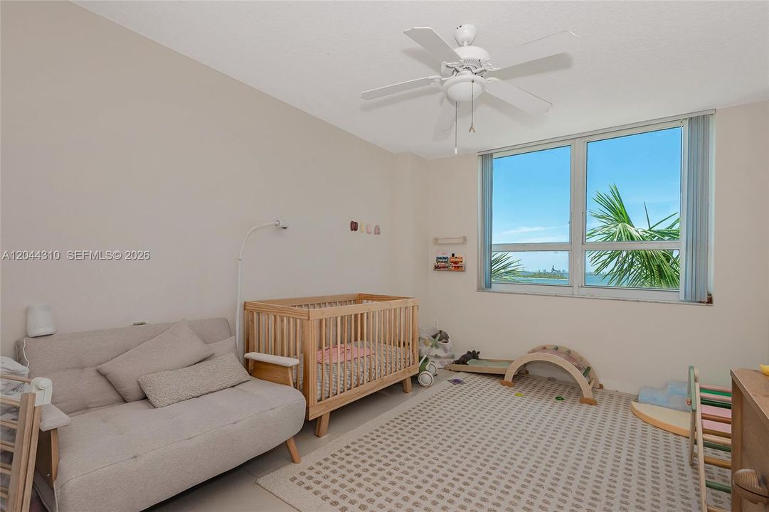 2nd bedroom