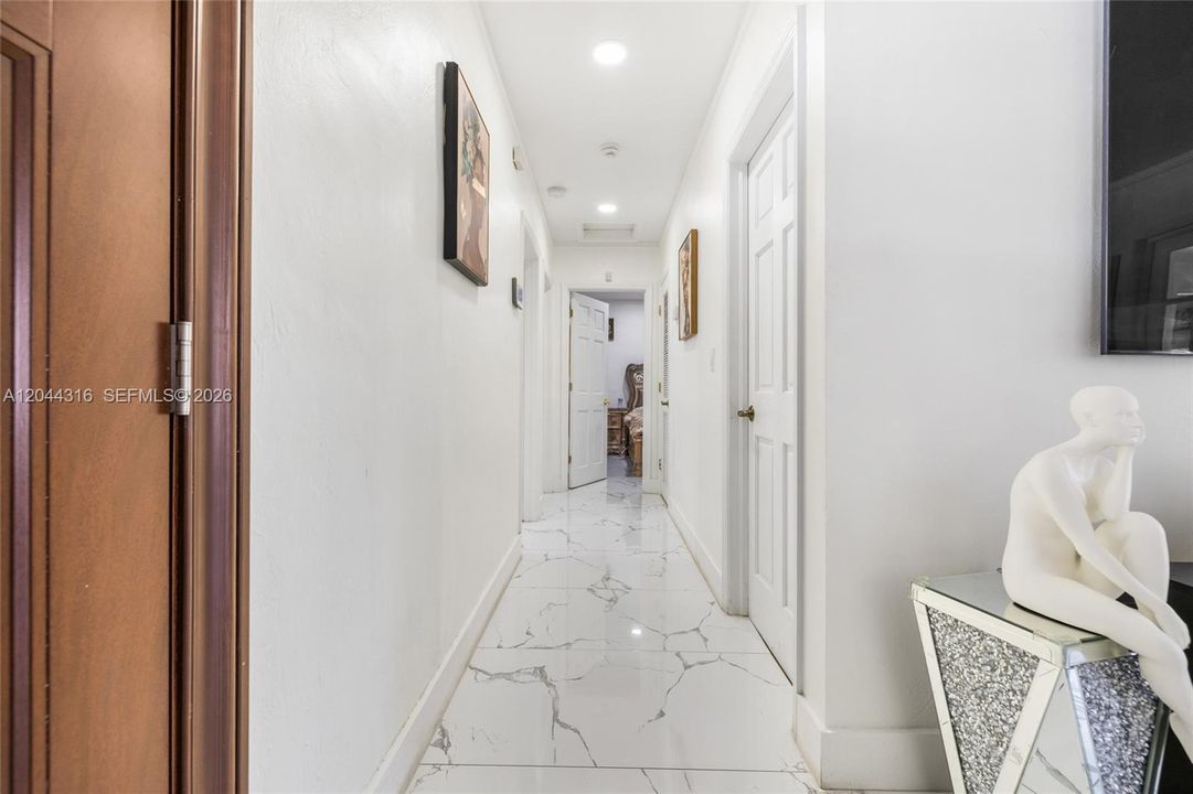 En Venta: $849,900 (3 camas, 2 baños, 1535 Pies cuadrados)