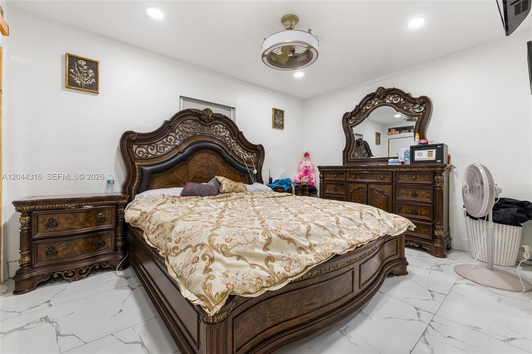 En Venta: $849,900 (3 camas, 2 baños, 1535 Pies cuadrados)