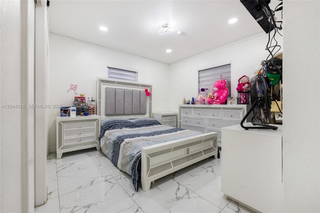 En Venta: $849,900 (3 camas, 2 baños, 1535 Pies cuadrados)