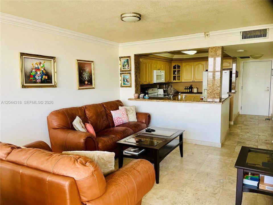 For Sale: $750,000 (2 beds, 2 baths, 890 Square Feet)