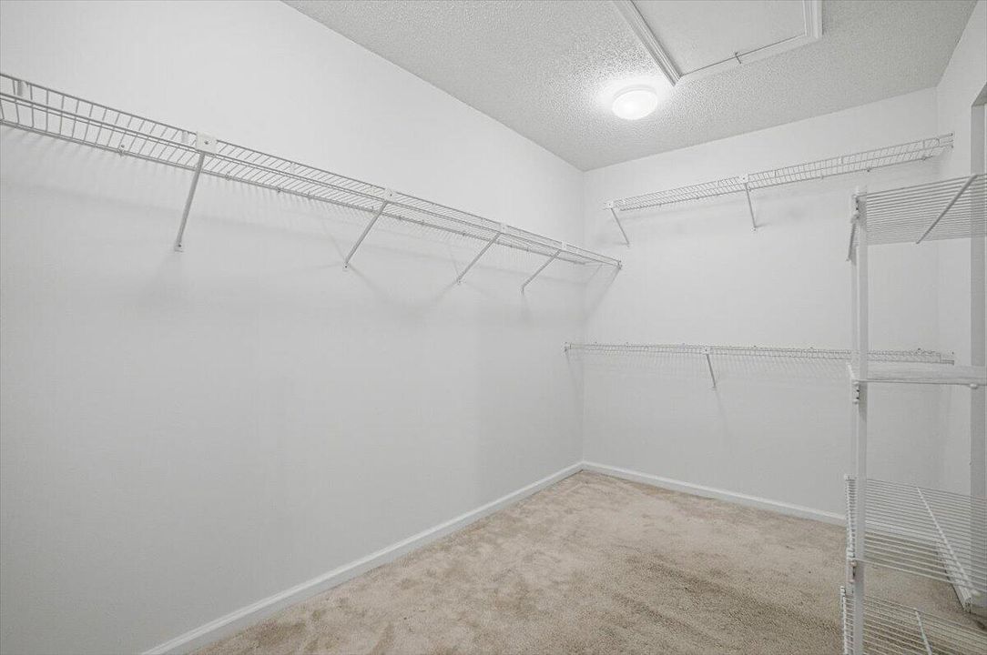 20-Bedroom2-Closet