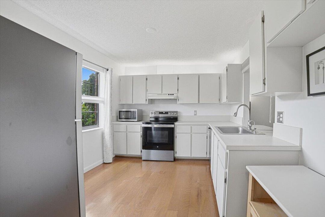 02-Kitchen