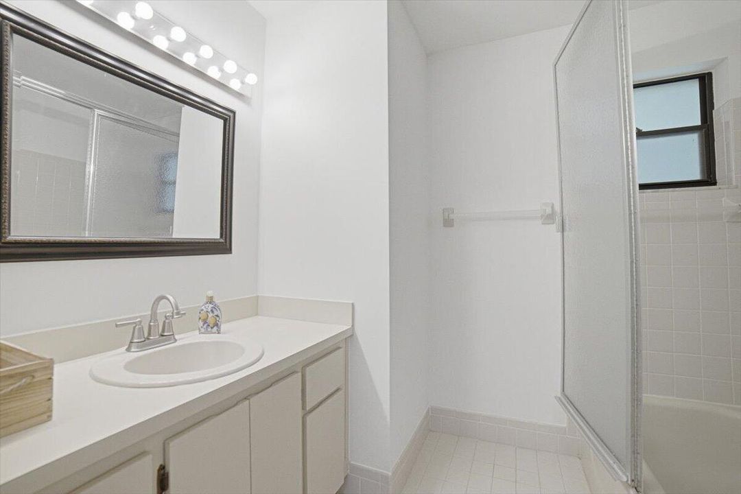 12-Bathroom